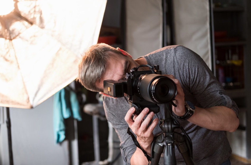 the-process-of-photo-shooting-in-studio